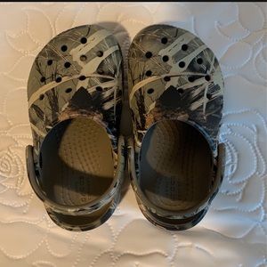 Little kids size 6 crocs .. lightly worn
